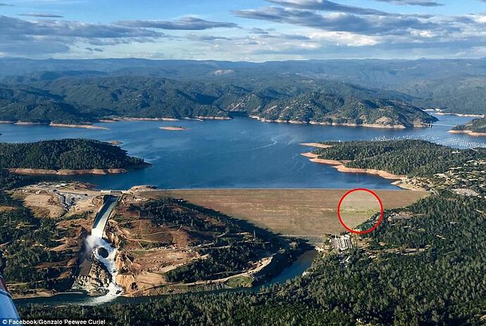Oroville Dam green spot1